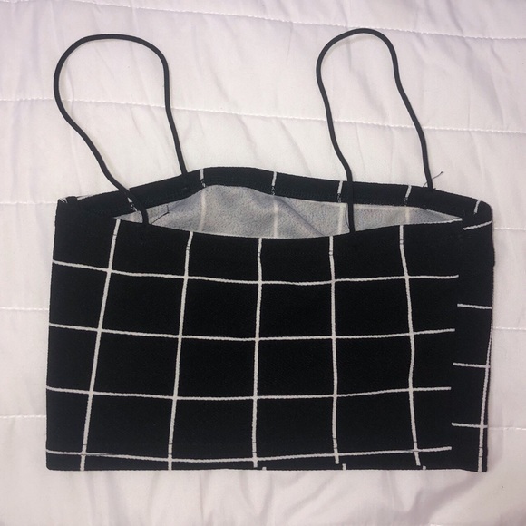 SHEIN black patterned crop top - Picture 3 of 4
